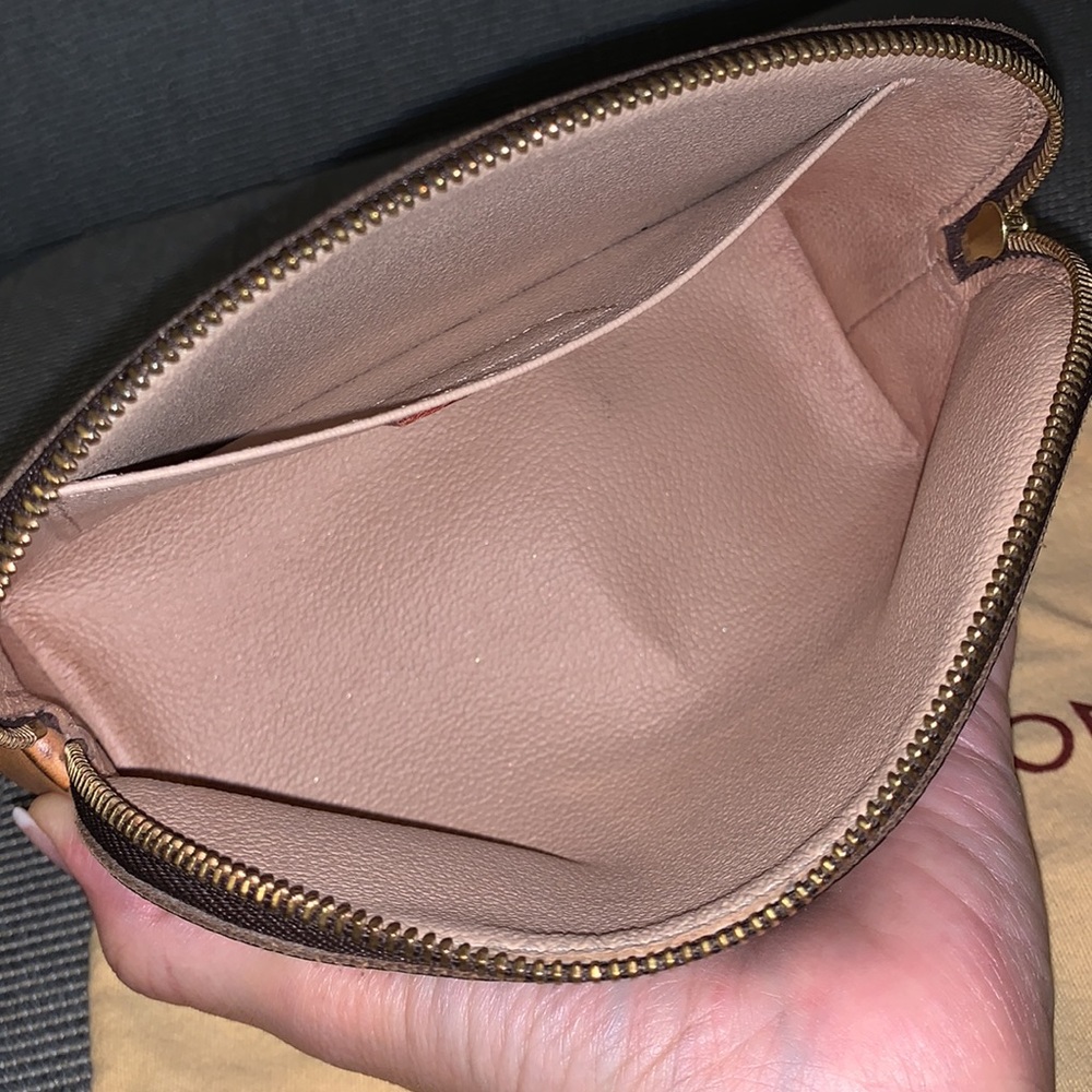 Louis Vuitton PM cosmetic case - Picture 9 of 16